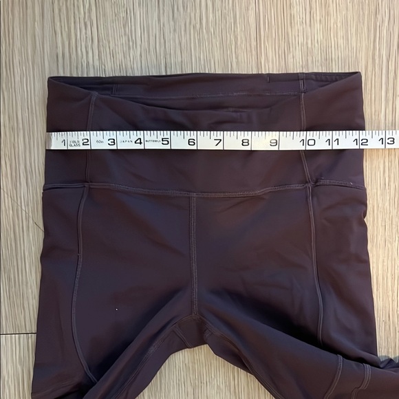 Lululemon Size 4 Dark Purple Cropped Leggings - Picture 4 of 7